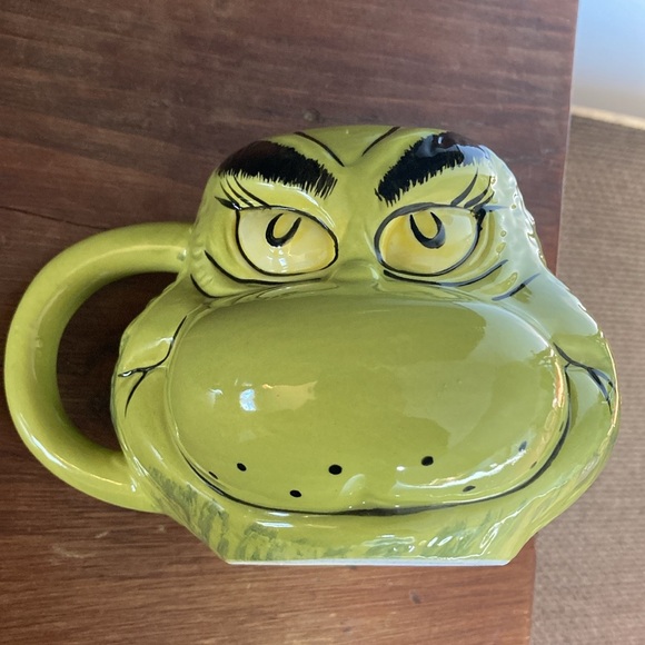 Brand NWT- 18floz- Dr Seuss Ent. The Grinch Hand Painted Ceramic Mug - Picture 6 of 15
